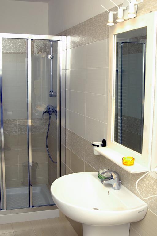 La Naca Della Taranta B&B กาลาตีนา ภายนอก รูปภาพ