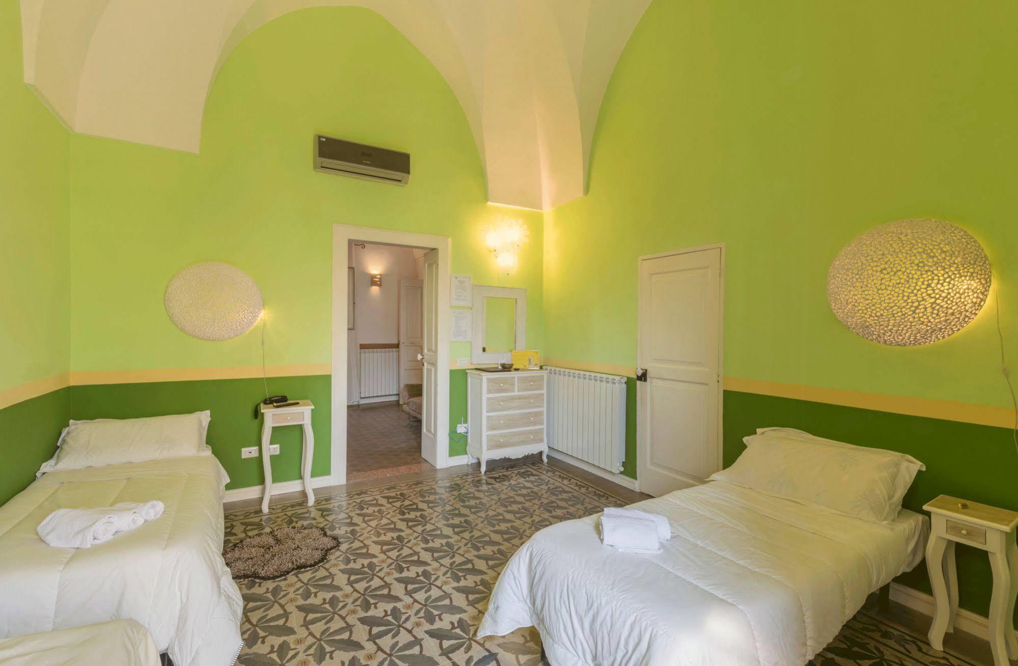 La Naca Della Taranta B&B กาลาตีนา ภายนอก รูปภาพ