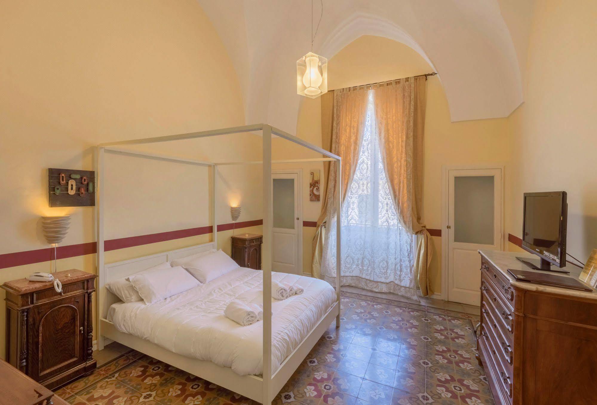 La Naca Della Taranta B&B กาลาตีนา ภายนอก รูปภาพ