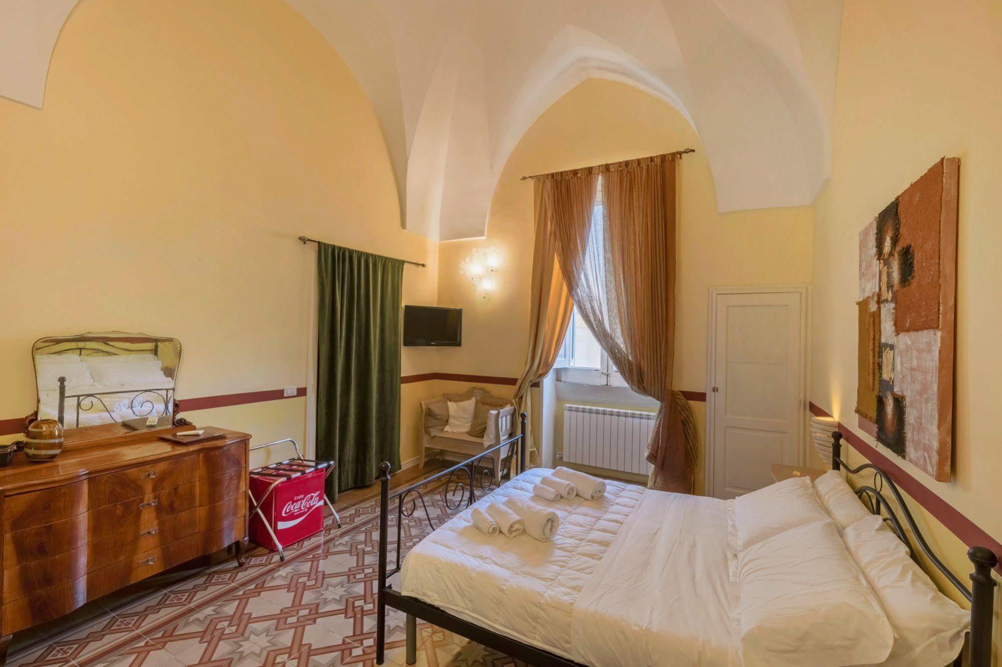 La Naca Della Taranta B&B กาลาตีนา ภายนอก รูปภาพ