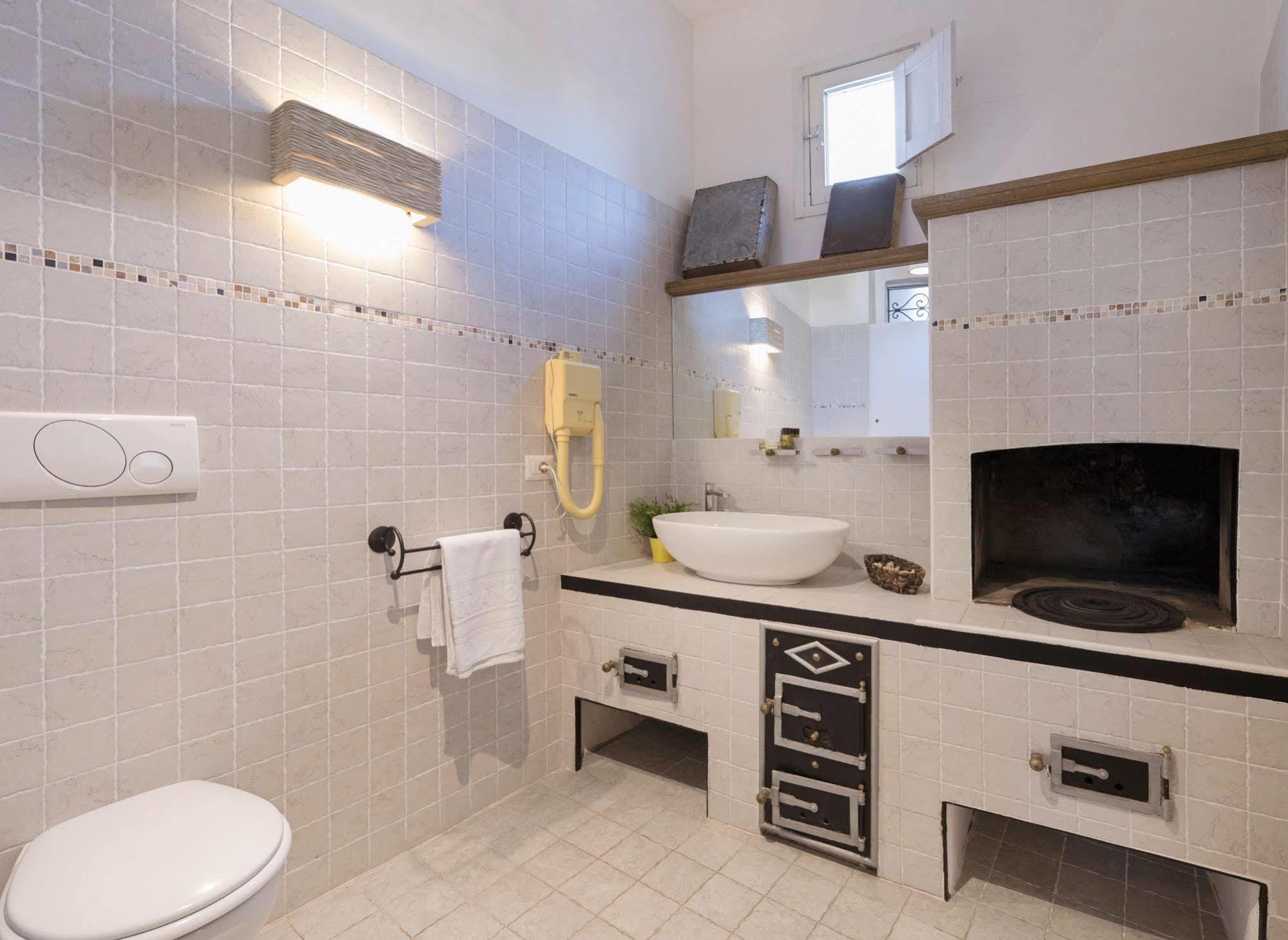 La Naca Della Taranta B&B กาลาตีนา ภายนอก รูปภาพ